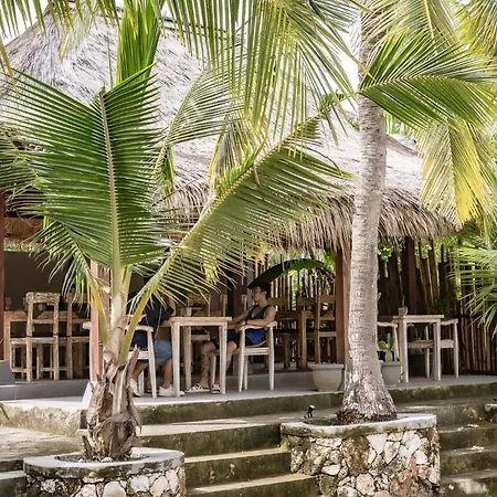 Golden Garuda Cottages At Diamond Beach Hills